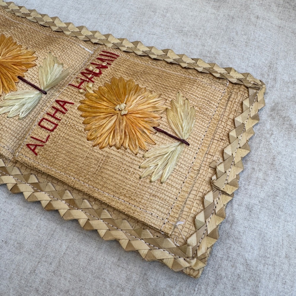 Vintage Hawaii Wall Pocket Letter Holder Woven Lauhala Raffia Floral Tiki MCM - Picture 9 of 11